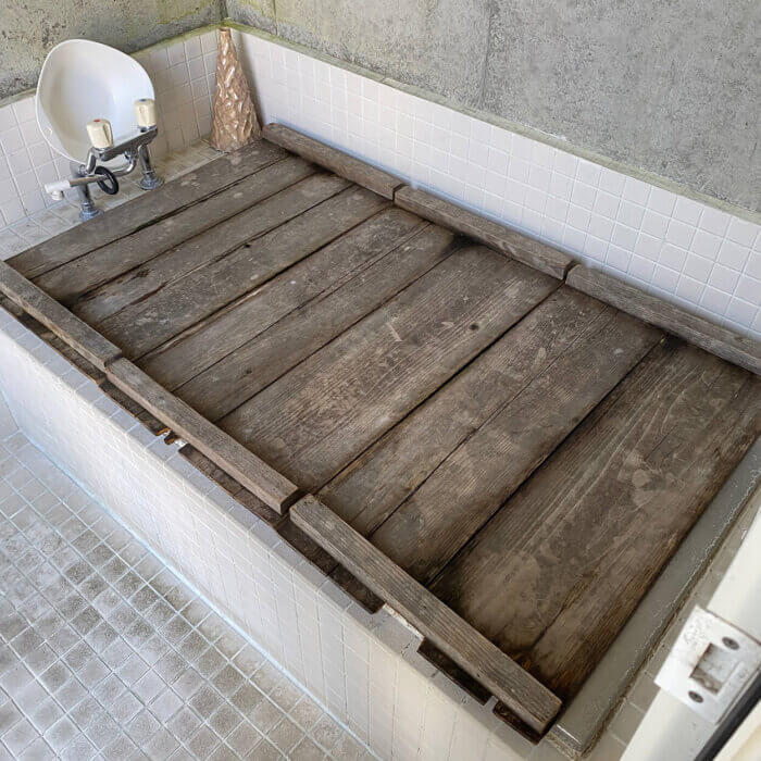 二代目の端材で適当に作った木製のお風呂の蓋